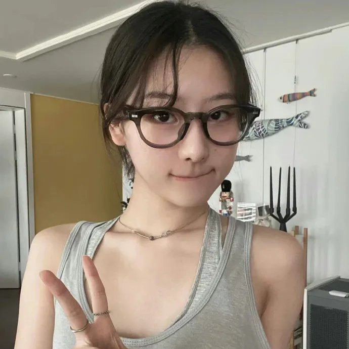 屏保里的女人是谁
